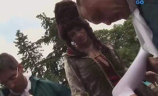 サロウアリング - Blonde Goddess with Ribbons Double Blowjob Threesome